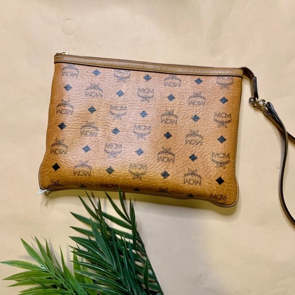 Authentic MCM Liz Reversible Visetos Shopper (med) - Picture 6 of 16